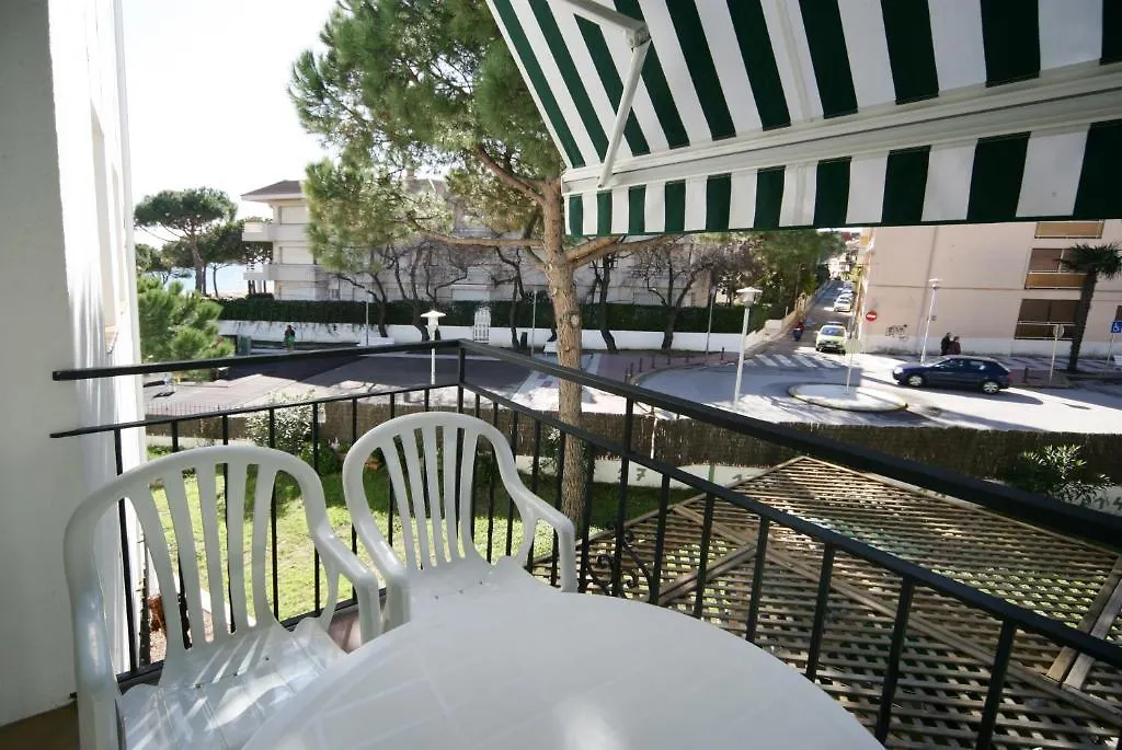 Apartaments Les Roques Castell-Platja d’Aro 0*,